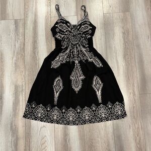 MT Collection Black and white floral print midi dress Size M